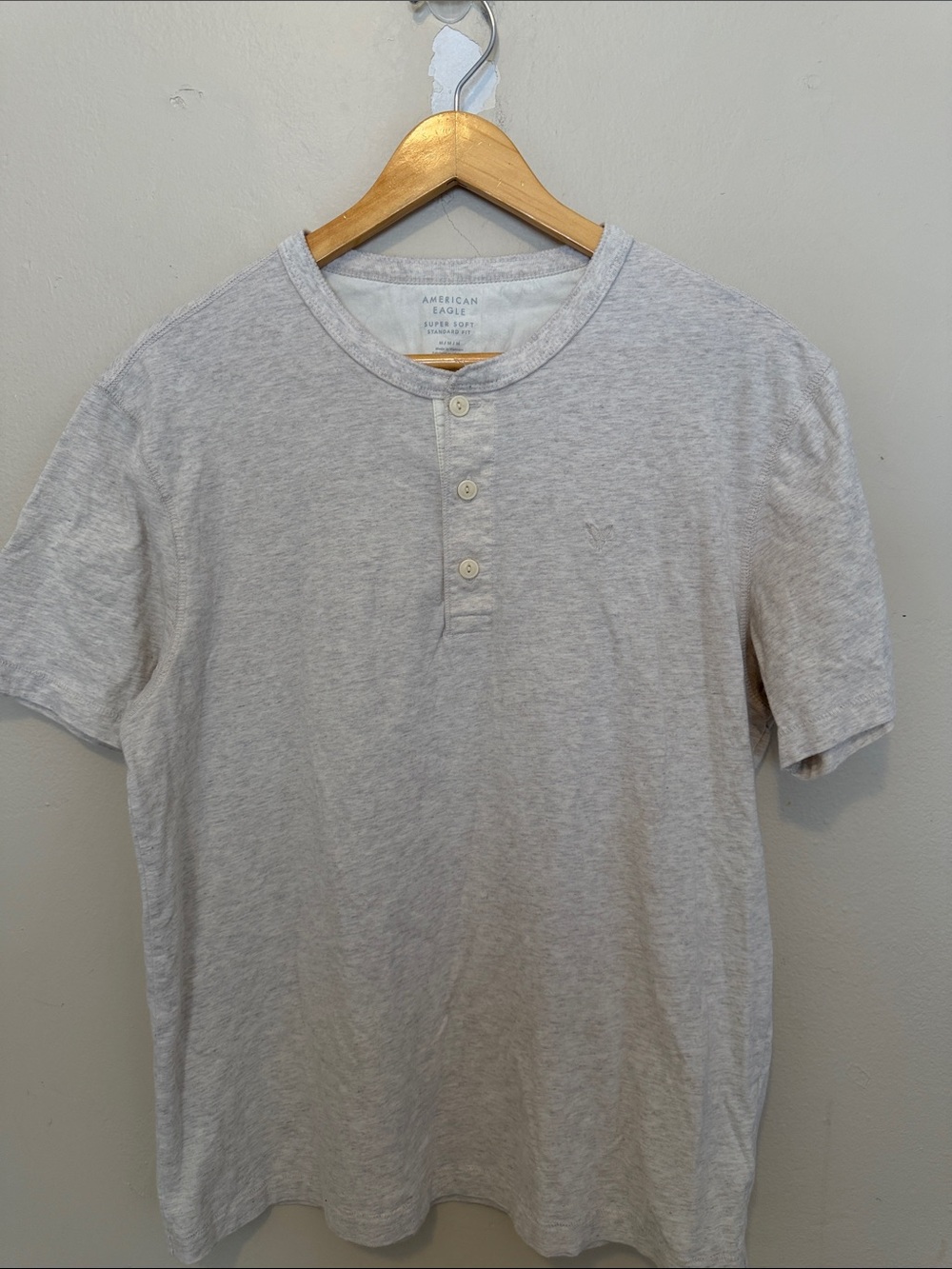 American Eagle Outfitters Heather Gray Short-Sleeve Henley Tee